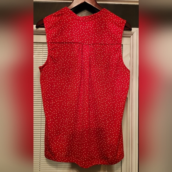 Red sleeveless top - Picture 3 of 3